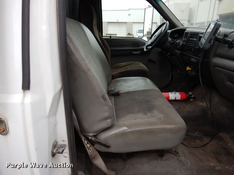 image for item JL9888 2005 Ford F650 Super Duty  flatbed truck