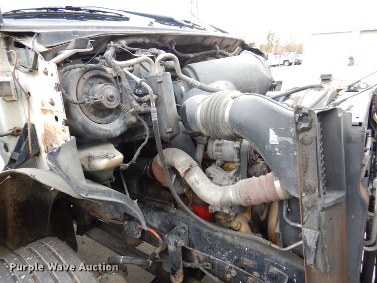 image for item JL9888 2005 Ford F650 Super Duty  flatbed truck