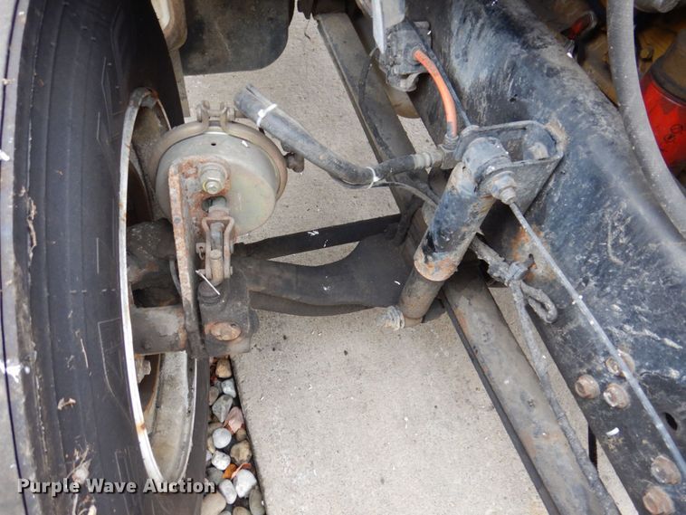 image for item JL9888 2005 Ford F650 Super Duty  flatbed truck