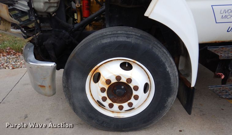 image for item JL9888 2005 Ford F650 Super Duty  flatbed truck