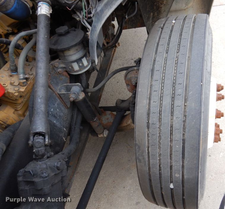 image for item JL9888 2005 Ford F650 Super Duty  flatbed truck