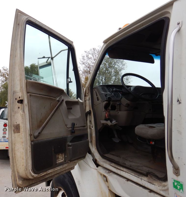 image for item JL9889 2007 Sterling A-Line  semi truck