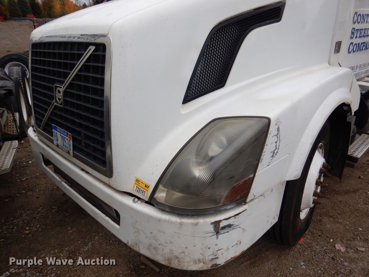 image for item JL9891 2012 Volvo VN  semi truck