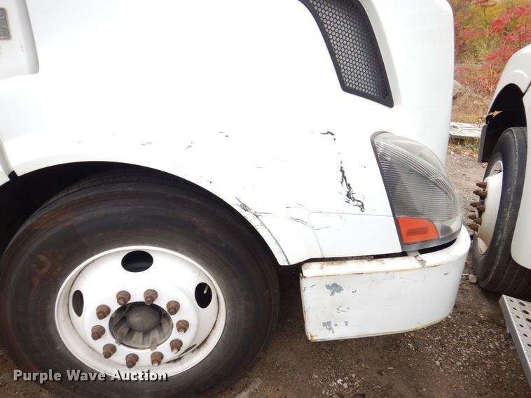 image for item JL9891 2012 Volvo VN  semi truck