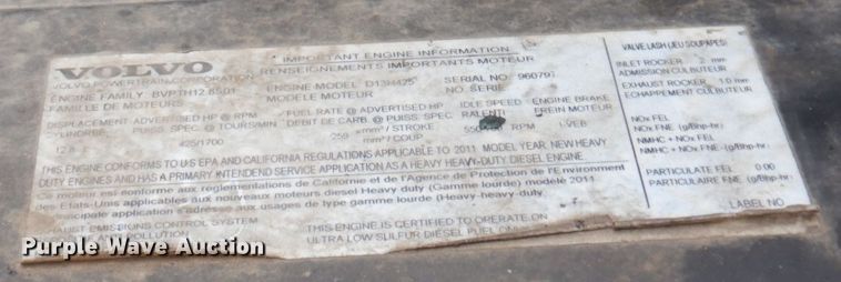 image for item JL9891 2012 Volvo VN  semi truck