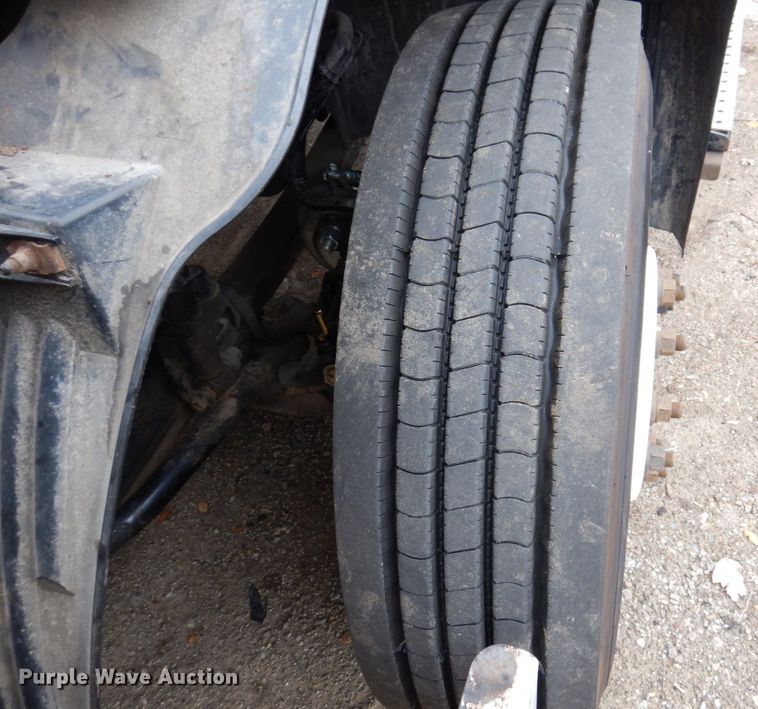 image for item JL9891 2012 Volvo VN  semi truck