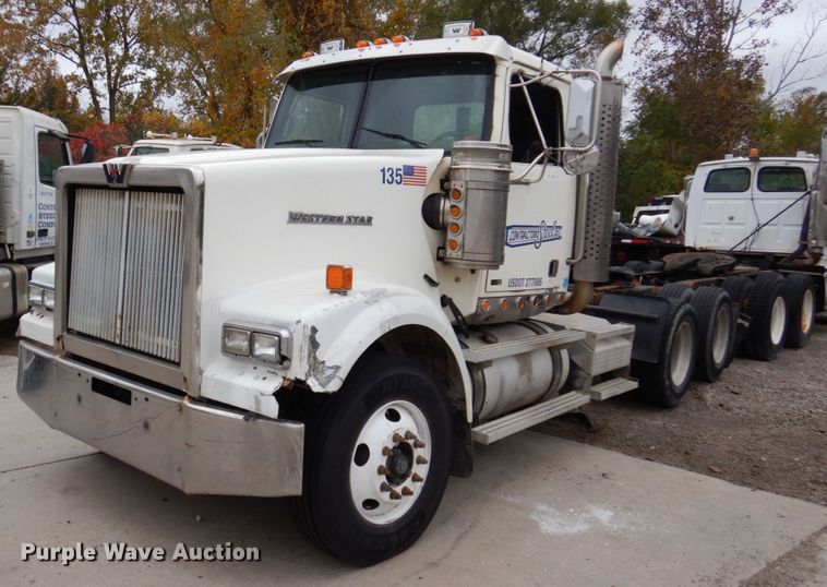 image for item JL9892 2011 Western Star 4900FA  semi truck