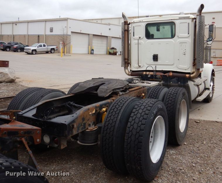 image for item JL9892 2011 Western Star 4900FA  semi truck