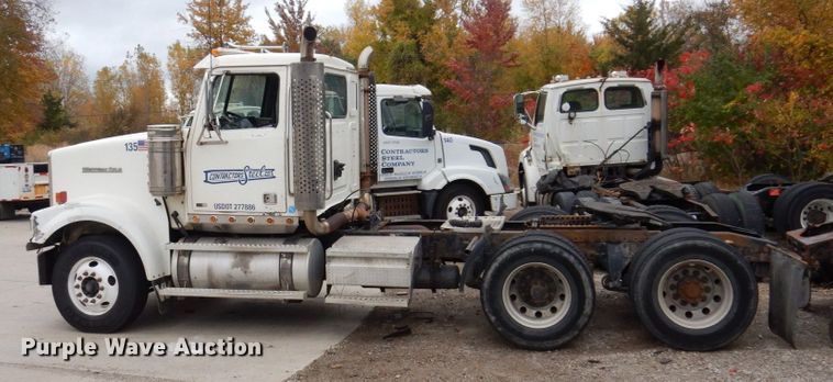 image for item JL9892 2011 Western Star 4900FA  semi truck