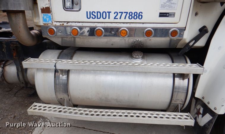 image for item JL9892 2011 Western Star 4900FA  semi truck