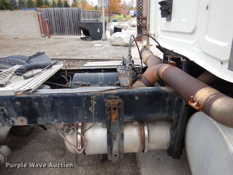 image for item JL9892 2011 Western Star 4900FA  semi truck