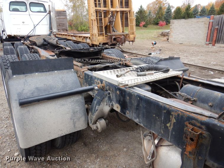 image for item JL9892 2011 Western Star 4900FA  semi truck