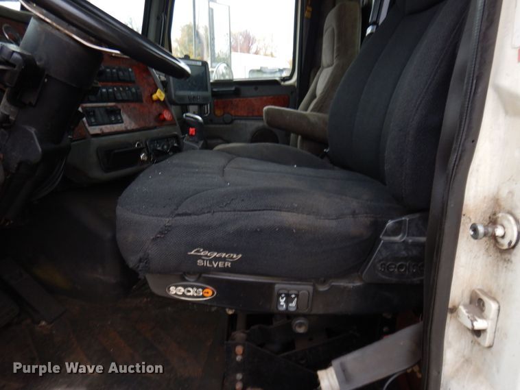 image for item JL9892 2011 Western Star 4900FA  semi truck