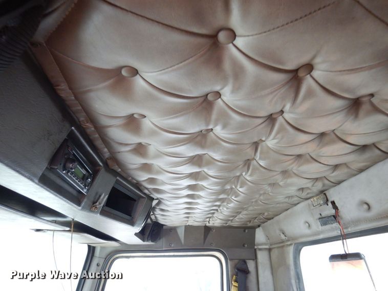 image for item JL9892 2011 Western Star 4900FA  semi truck