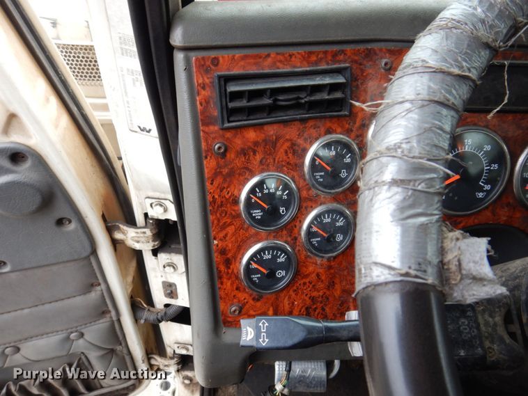 image for item JL9892 2011 Western Star 4900FA  semi truck