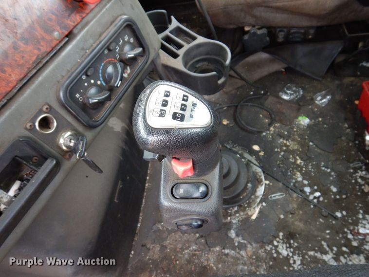 image for item JL9892 2011 Western Star 4900FA  semi truck