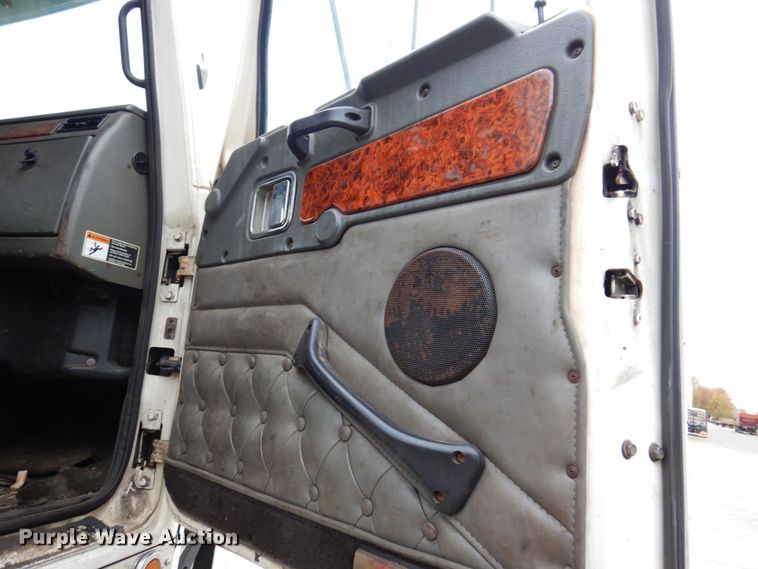 image for item JL9892 2011 Western Star 4900FA  semi truck