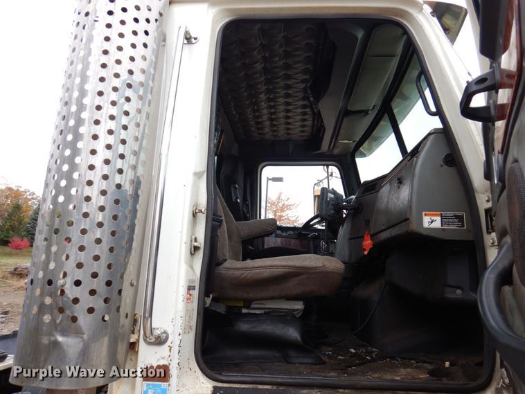 image for item JL9892 2011 Western Star 4900FA  semi truck