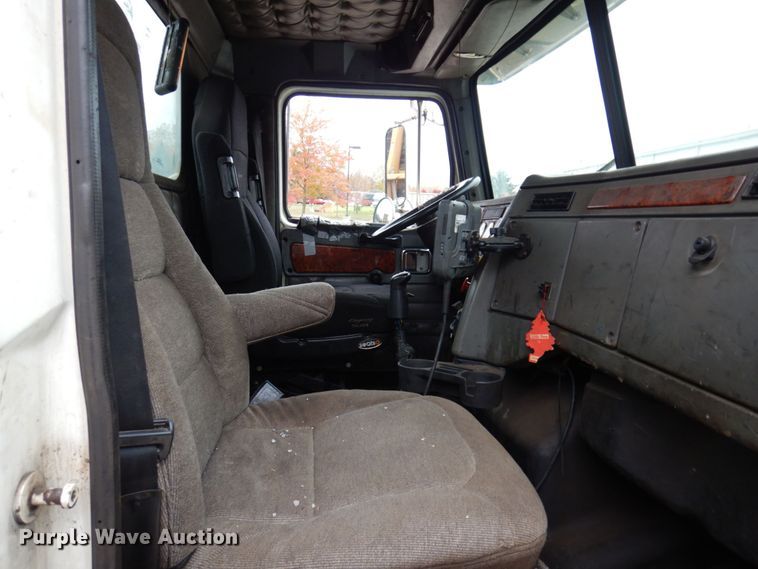 image for item JL9892 2011 Western Star 4900FA  semi truck