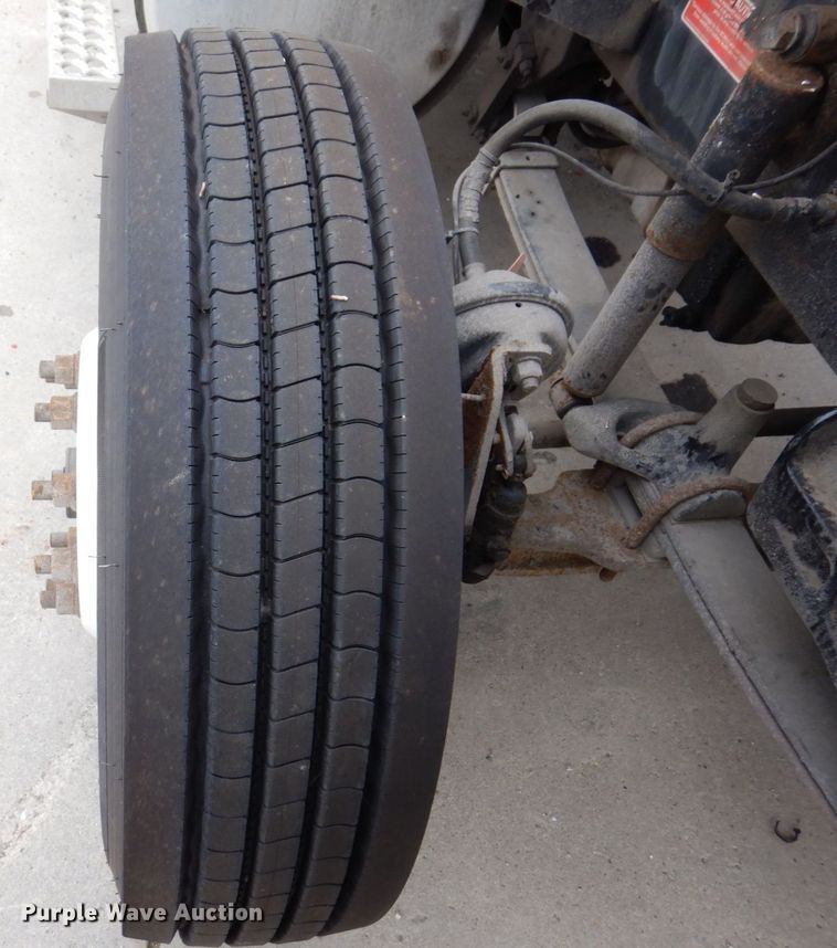 image for item JL9892 2011 Western Star 4900FA  semi truck