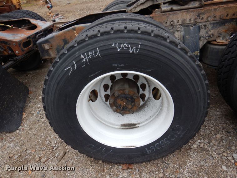 image for item JL9892 2011 Western Star 4900FA  semi truck