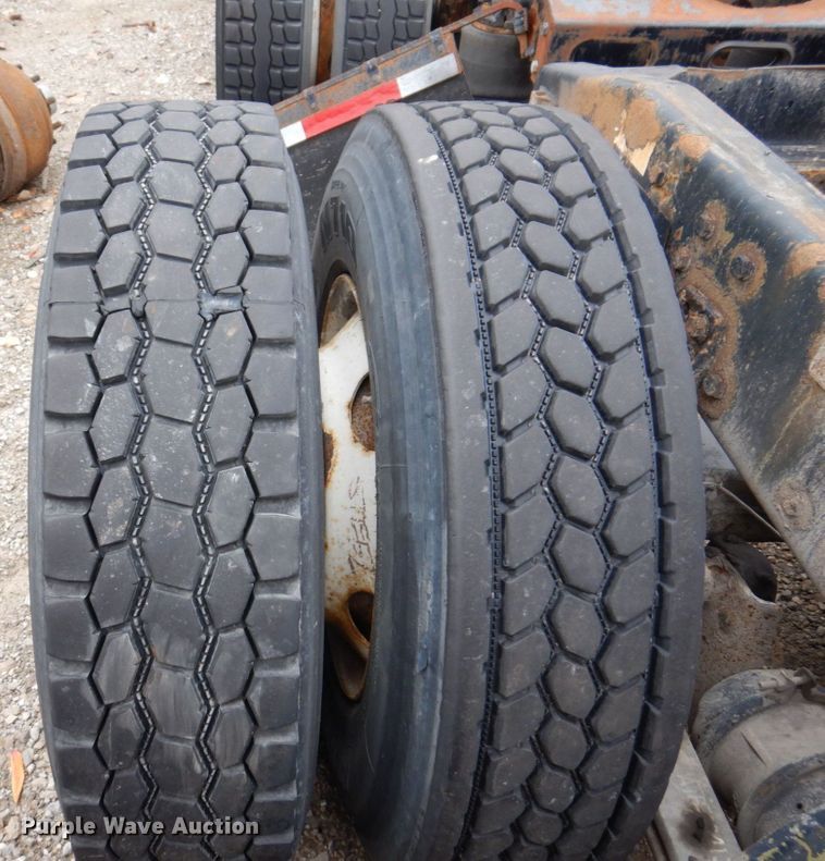 image for item JL9892 2011 Western Star 4900FA  semi truck