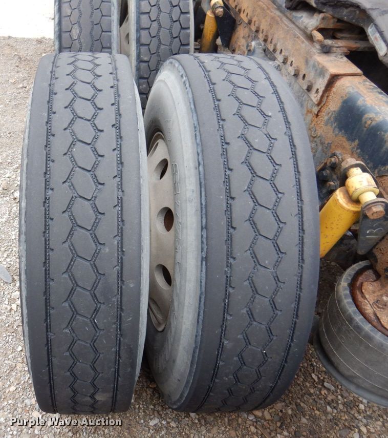 image for item JL9892 2011 Western Star 4900FA  semi truck