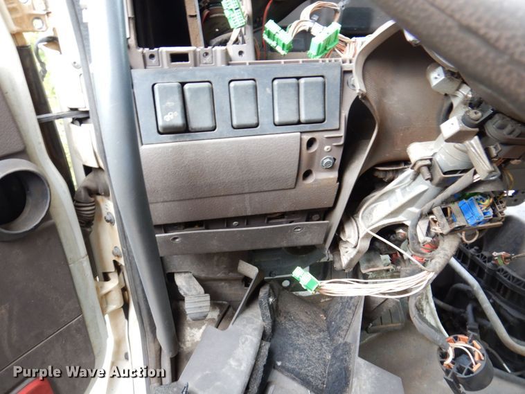 image for item JL9894 2015 Volvo VN  semi truck