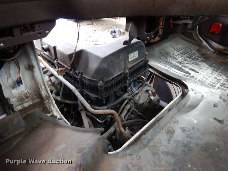 image for item JL9894 2015 Volvo VN  semi truck