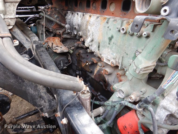 image for item JL9894 2015 Volvo VN  semi truck