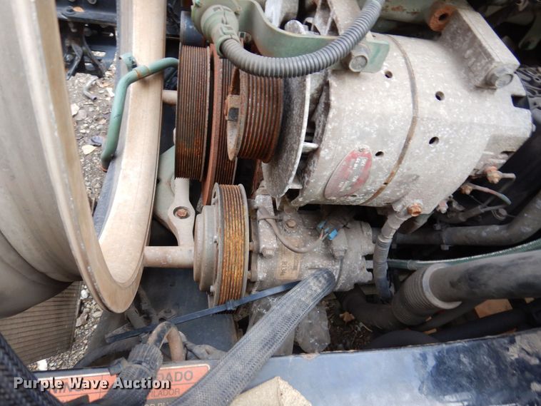 image for item JL9894 2015 Volvo VN  semi truck