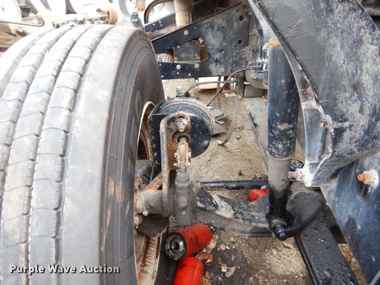 image for item JL9894 2015 Volvo VN  semi truck