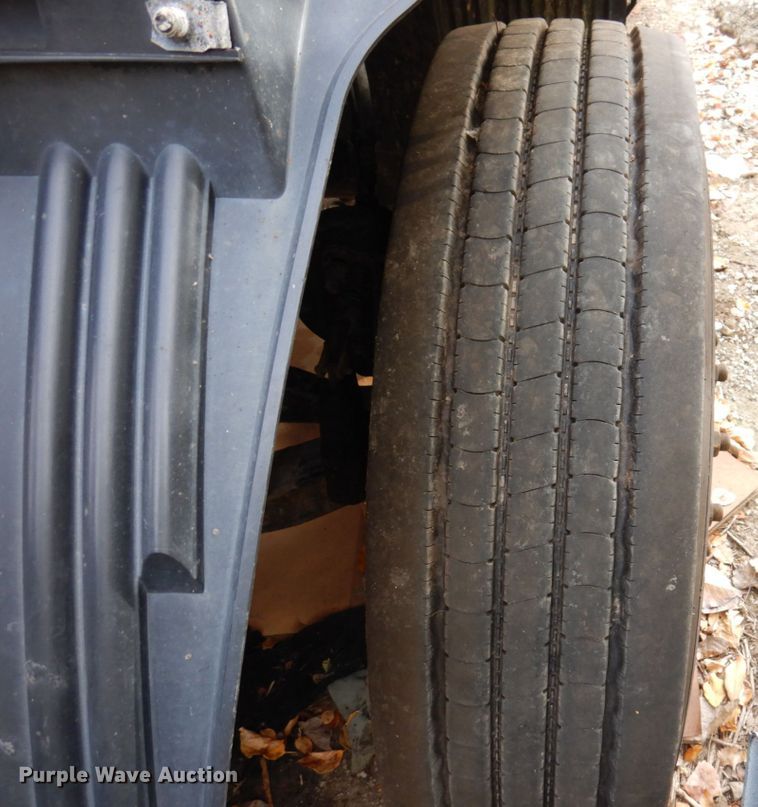 image for item JL9894 2015 Volvo VN  semi truck