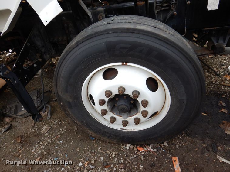 image for item JL9894 2015 Volvo VN  semi truck