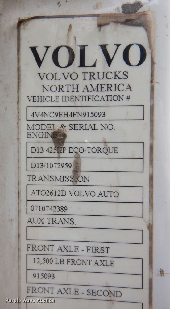 image for item JL9894 2015 Volvo VN  semi truck