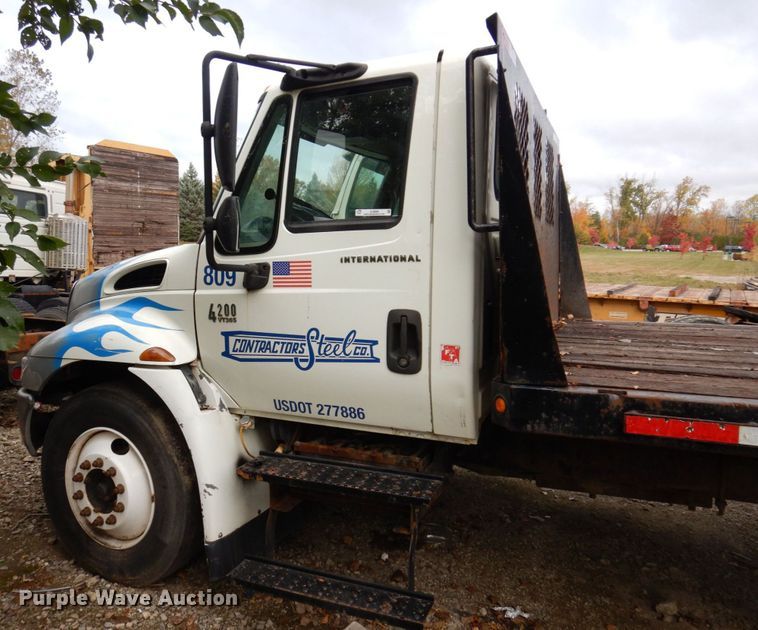 image for item JL9896 2008 International 4300  flatbed truck