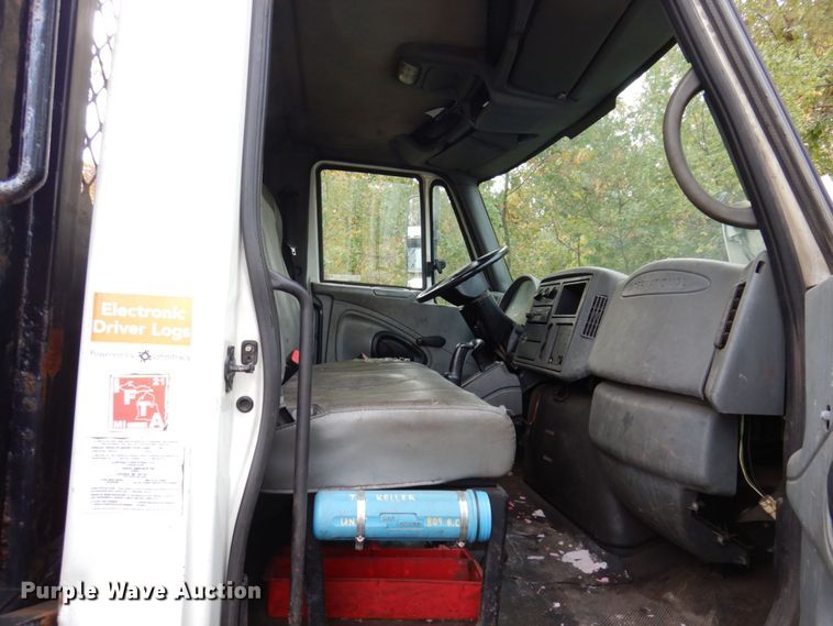 image for item JL9896 2008 International 4300  flatbed truck