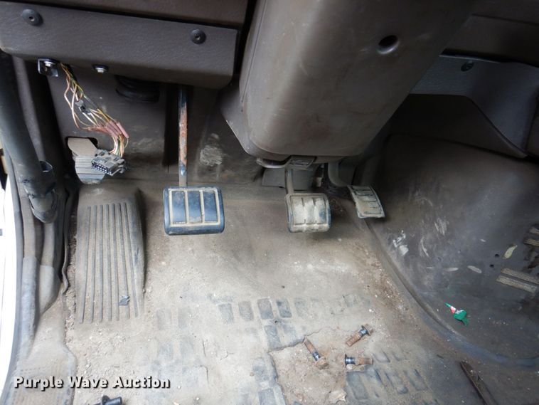 image for item JL9897 2014 Volvo VN  semi truck