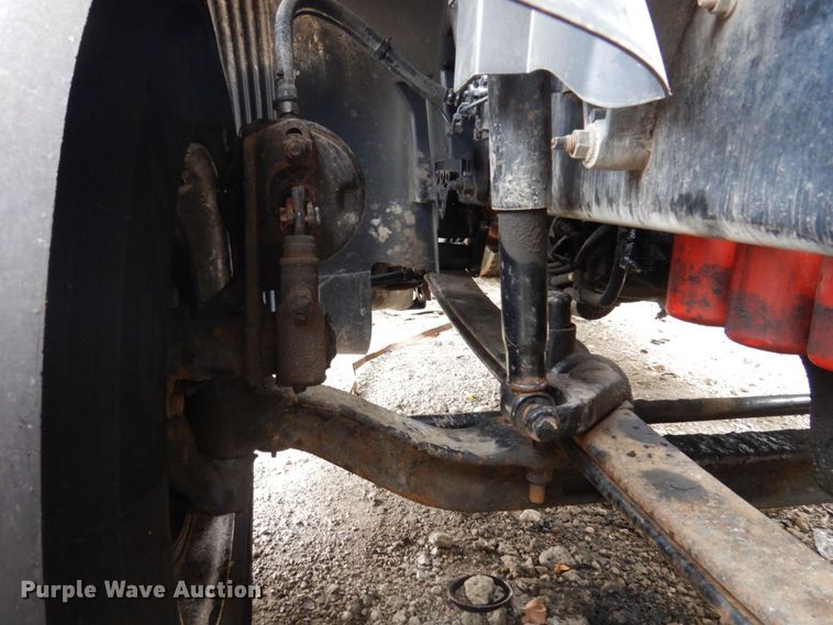 image for item JL9897 2014 Volvo VN  semi truck