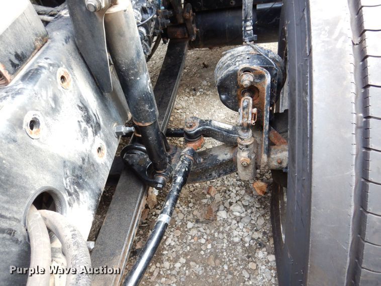 image for item JL9897 2014 Volvo VN  semi truck