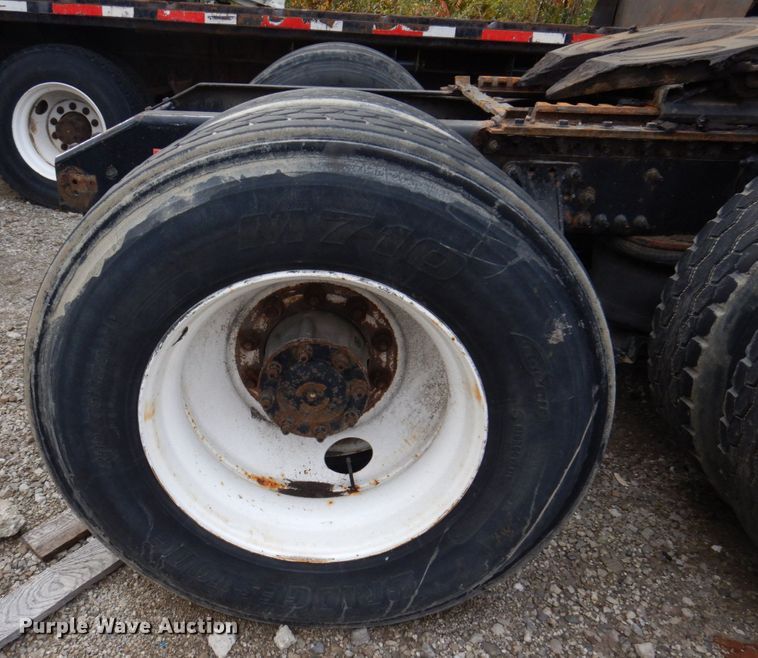 image for item JL9897 2014 Volvo VN  semi truck