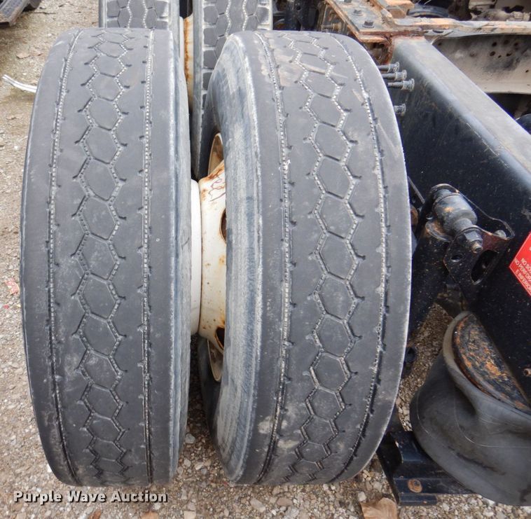 image for item JL9897 2014 Volvo VN  semi truck