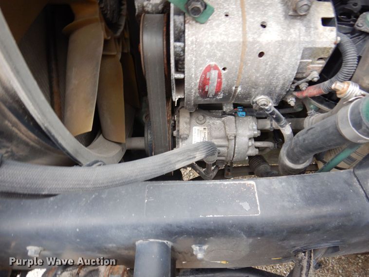 image for item JL9899 2011 Volvo VN  semi truck