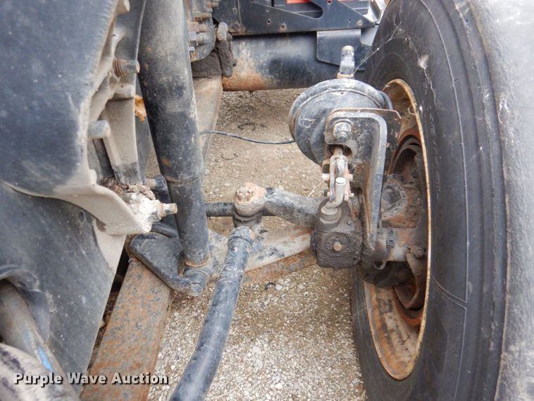 image for item JL9899 2011 Volvo VN  semi truck