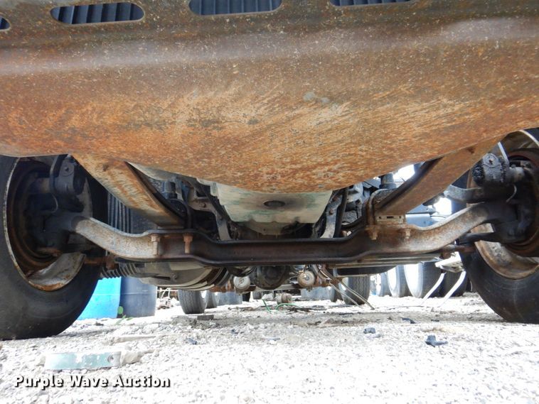 image for item JL9899 2011 Volvo VN  semi truck