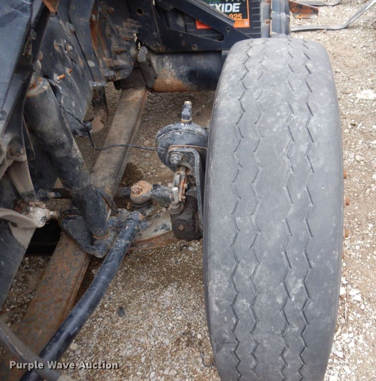 image for item JL9899 2011 Volvo VN  semi truck