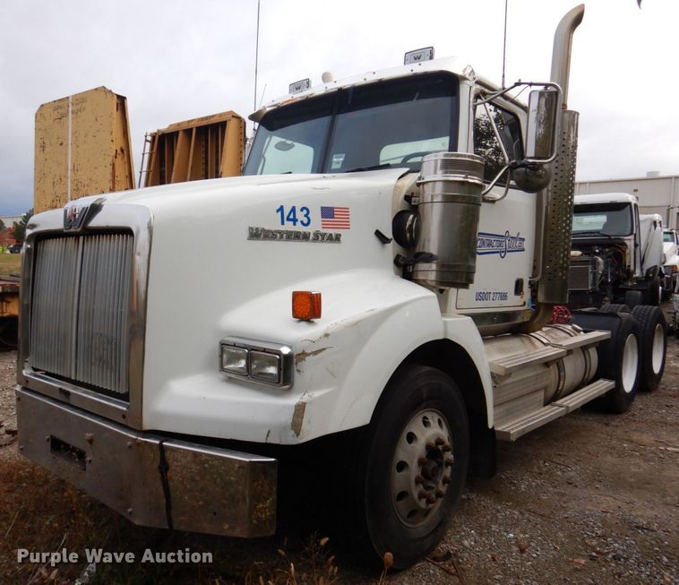 image for item JL9900 2011 Western Star 4900EX  semi truck