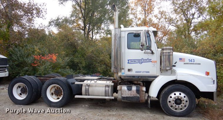 image for item JL9900 2011 Western Star 4900EX  semi truck