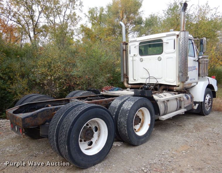 image for item JL9900 2011 Western Star 4900EX  semi truck