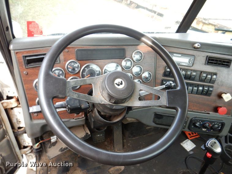 image for item JL9900 2011 Western Star 4900EX  semi truck